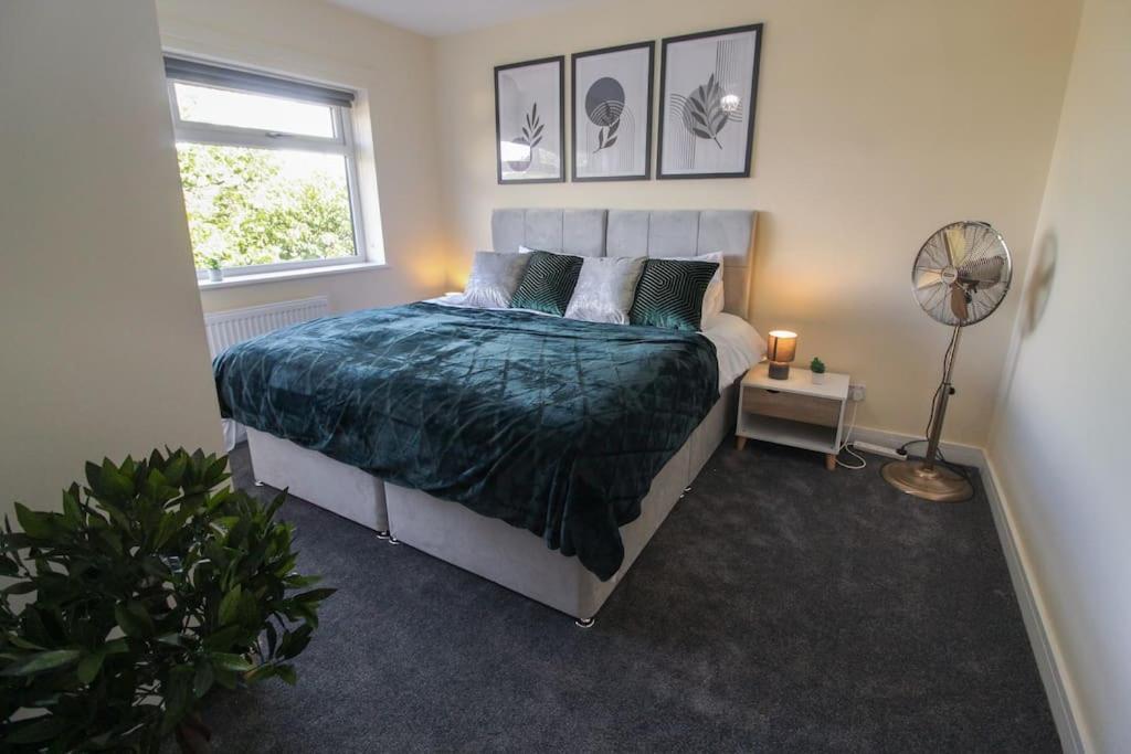 Modern 3 Bed, Contractors Welcome, Bradford Bradford  Exterior photo