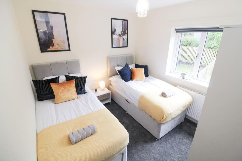 Modern 3 Bed, Contractors Welcome, Bradford Bradford  Exterior photo
