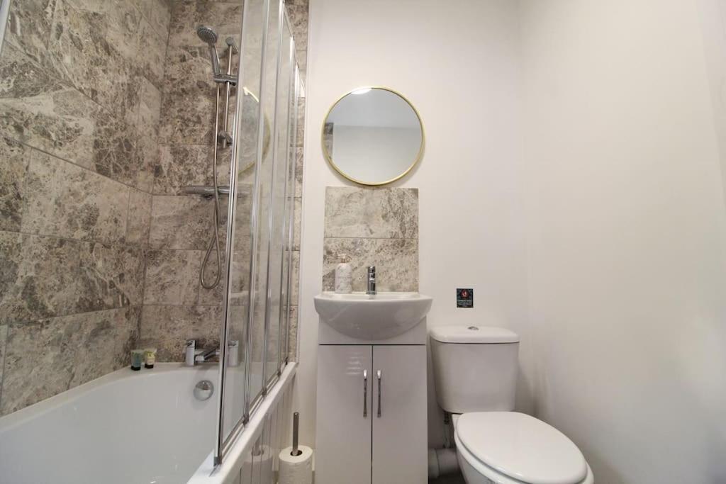 Modern 3 Bed, Contractors Welcome, Bradford Bradford  Exterior photo