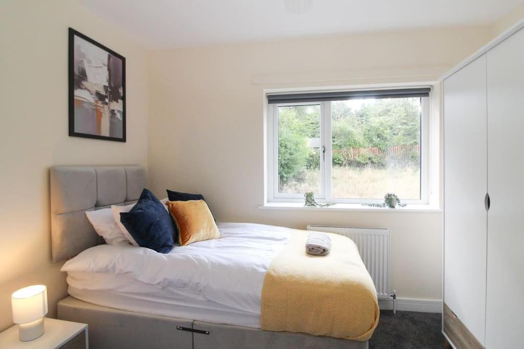 Modern 3 Bed, Contractors Welcome, Bradford Bradford  Exterior photo
